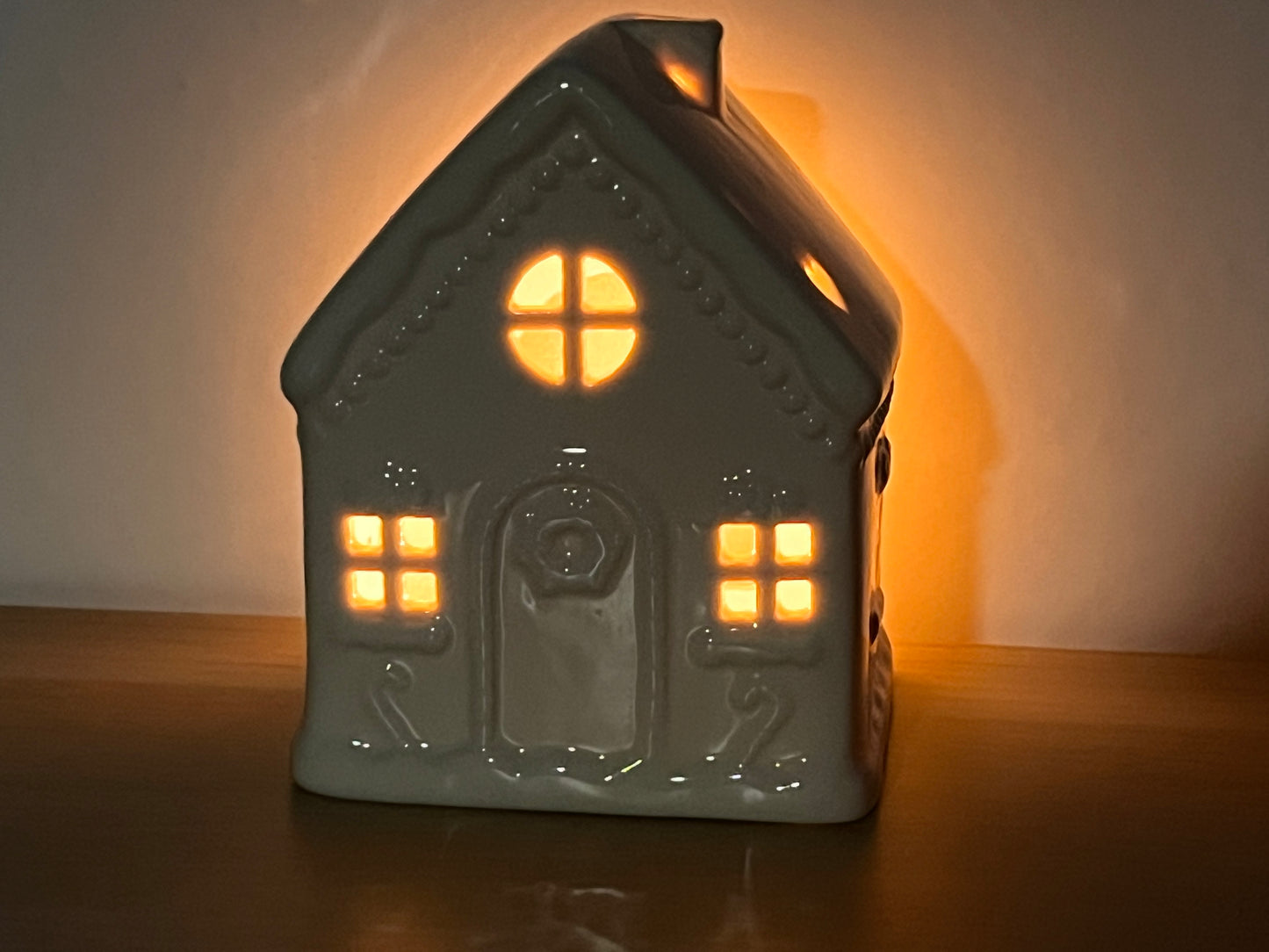 Ceramic tealight holder