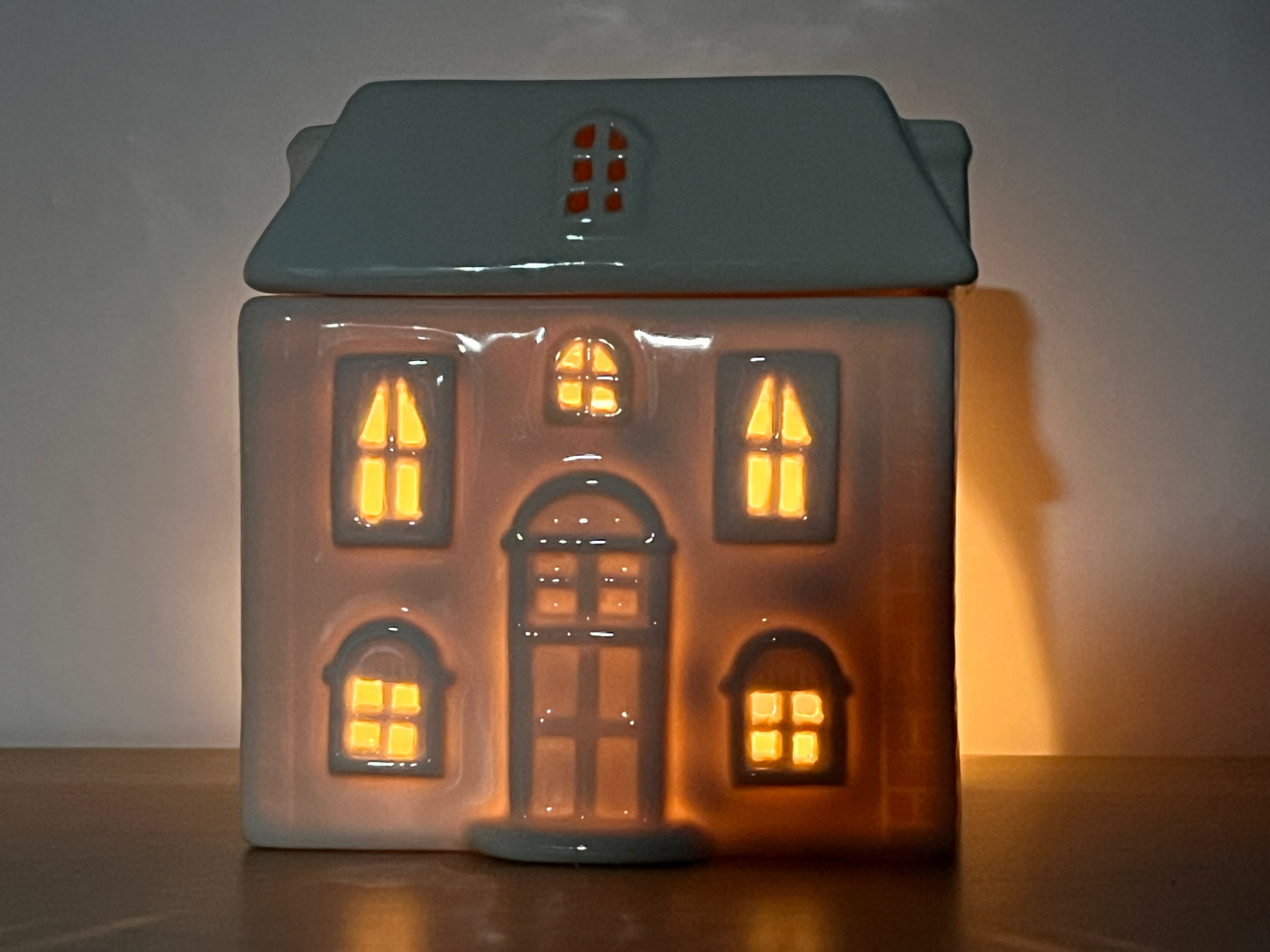 Ceramic house oil burner